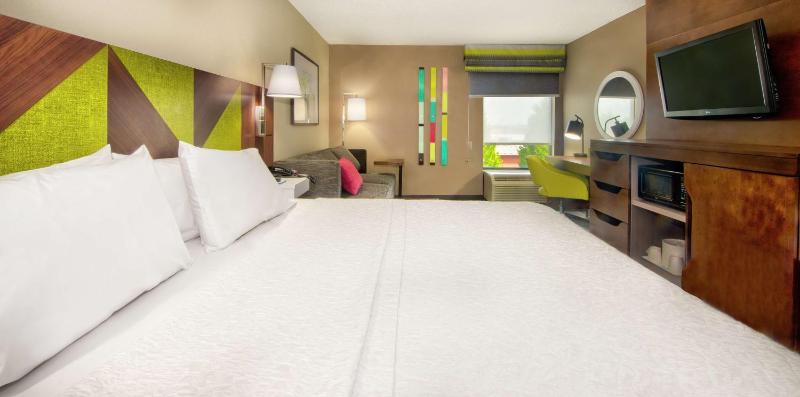 King Room with Sofa Bed - Mobility Access/Non-Smoking image 1