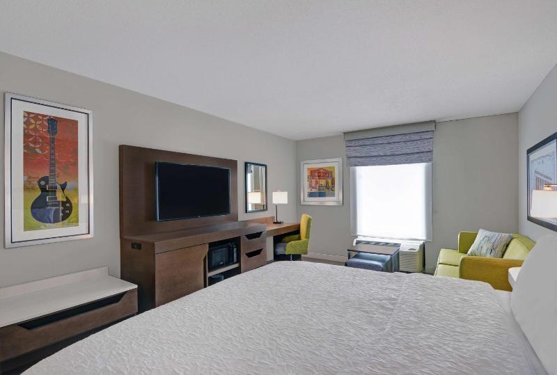 King Study with Sofa Bed - Non-Smoking  image 3