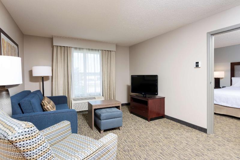One-Bedroom Queen Suite with Two Queen Beds - Non-Smoking image 2