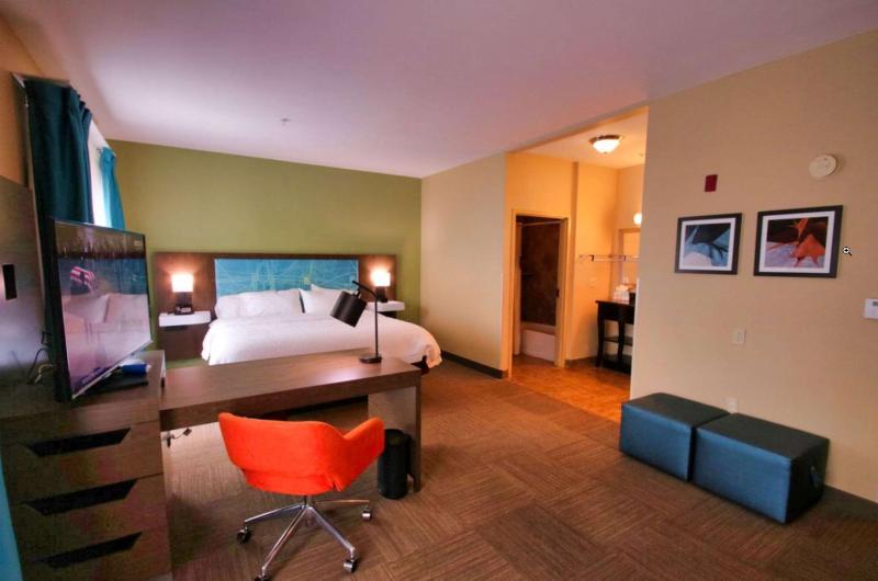 Hampton Inn & Suites Jacksonville-Beach Boulevard/Mayo Clinic Area - image 8