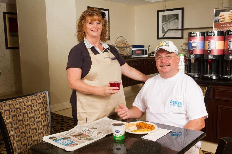 Hampton Inn & Suites Jacksonville-Airport - image 13