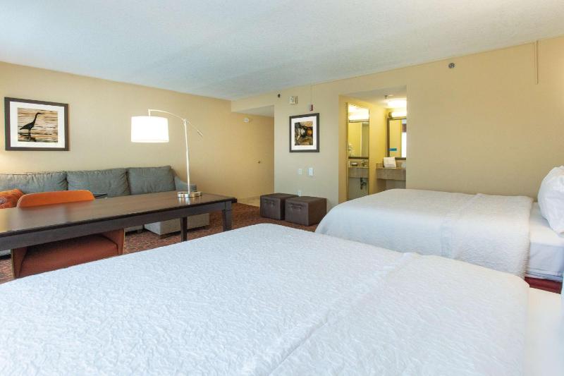 Hampton Inn & Suites Jacksonville-Airport - image 23