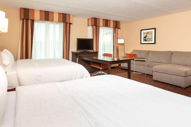 Hampton Inn & Suites Jacksonville-Airport - image 30