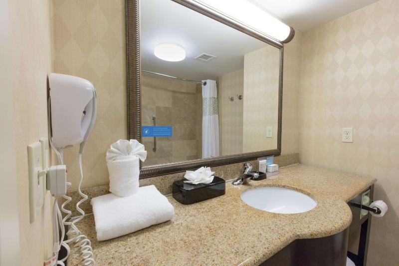 Hampton Inn & Suites Jacksonville-Airport - image 19