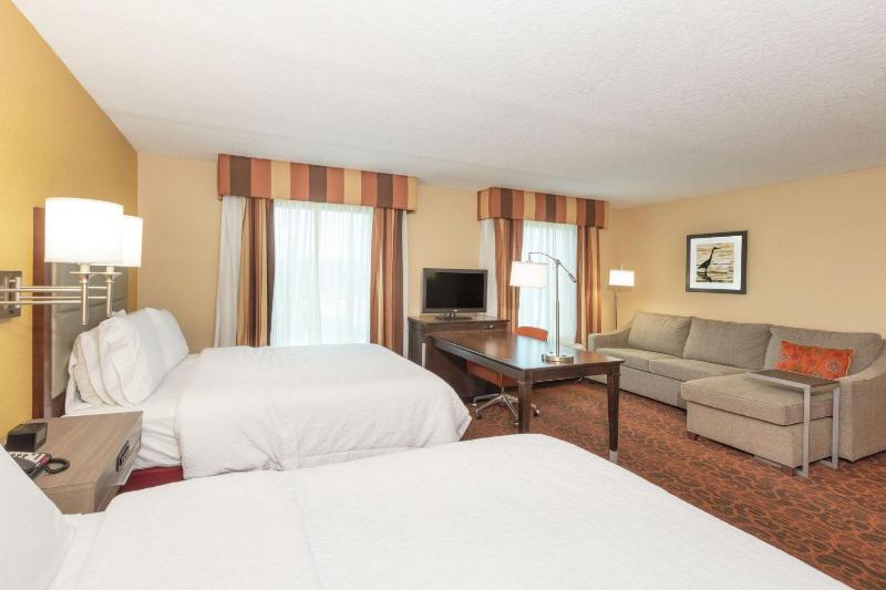 Hampton Inn & Suites Jacksonville-Airport - image 17