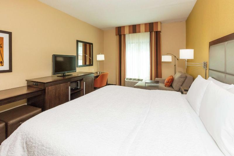 Hampton Inn & Suites Jacksonville-Airport - image 37