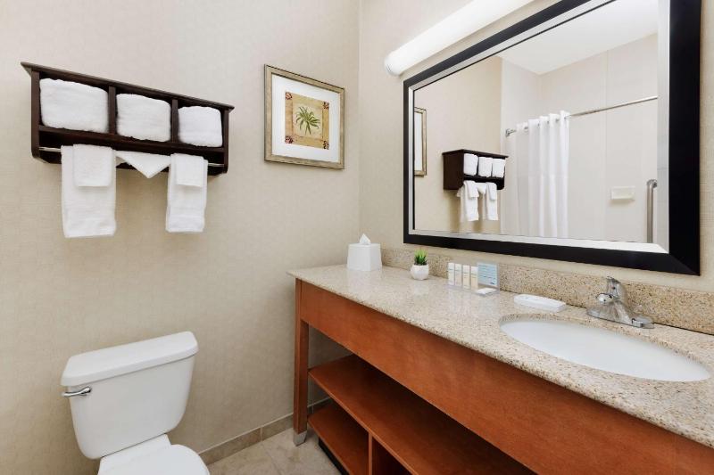 King Room - Non-Smoking image 2