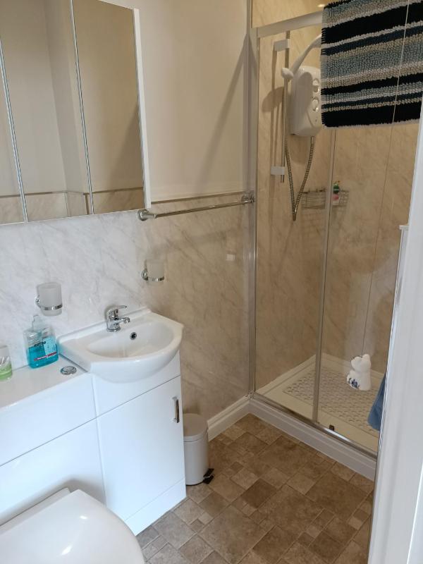 Lawnswood Guest House - image 37
