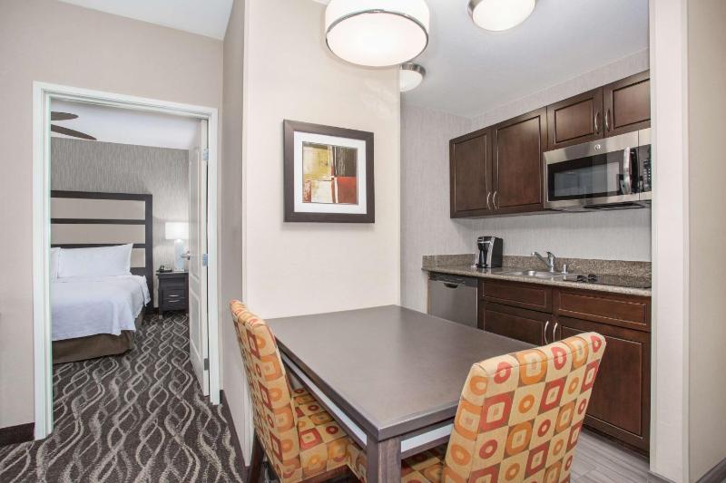 One-Bedroom King Suite - Non-Smoking image 2