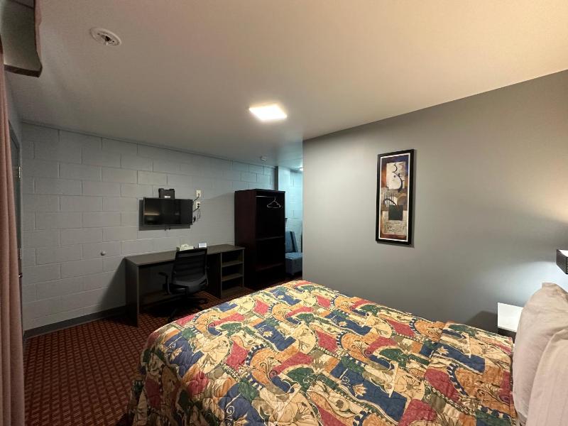 King Room - Non-Smoking image 2