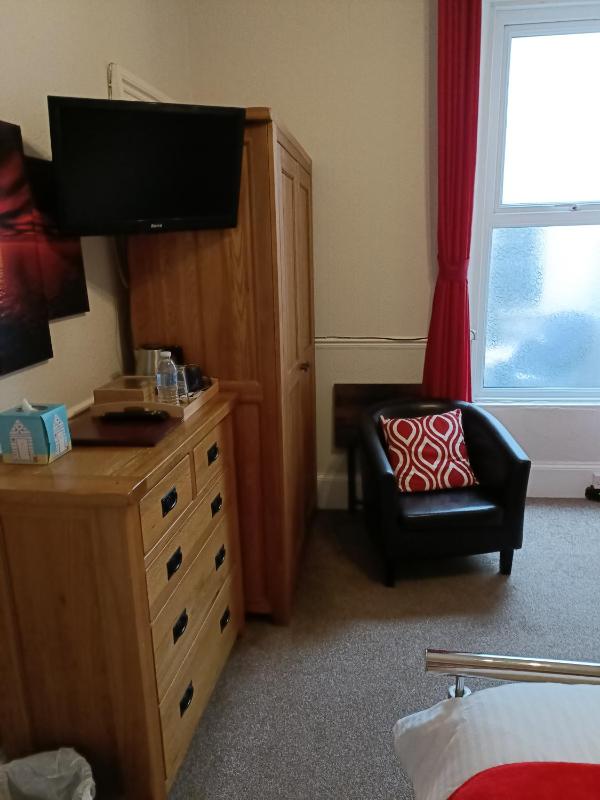 Double Room image 3