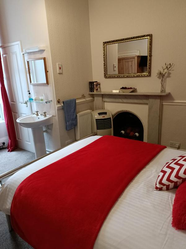 Double Room image 2