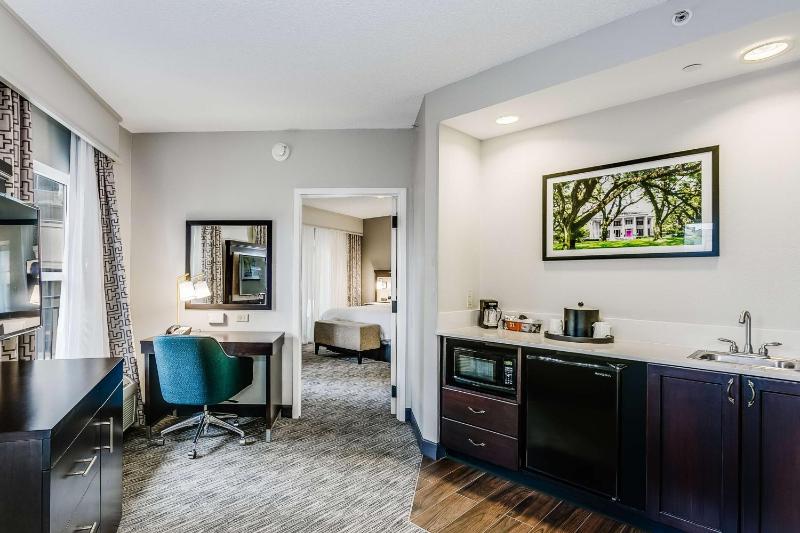 One-Bedroom King Suite - Non-Smoking image 3