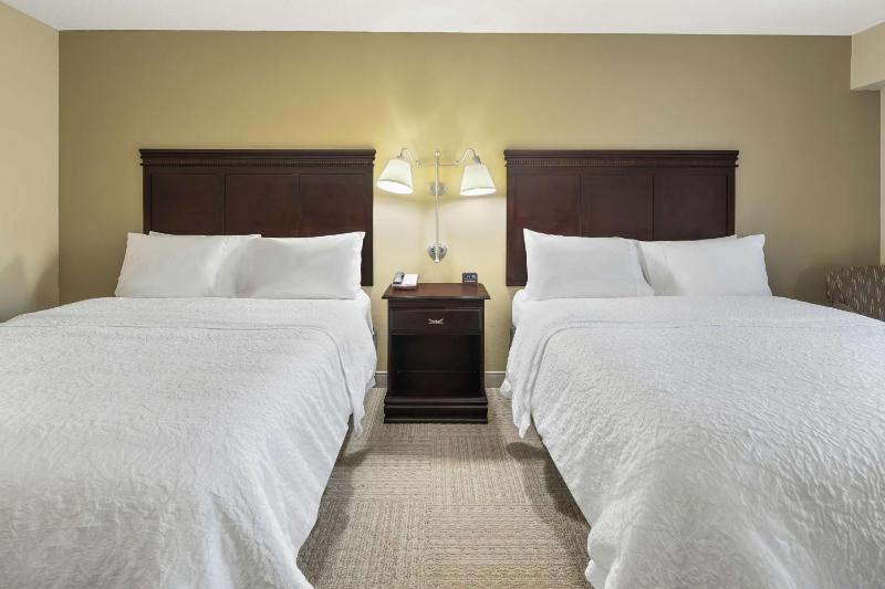 Queen Room with Two Queen Beds - Non-Smoking image 1