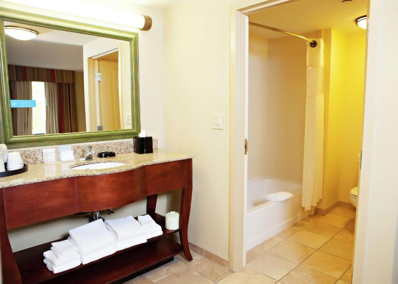 Queen Studio Suite with Two Queen Beds - Non-Smoking image 2
