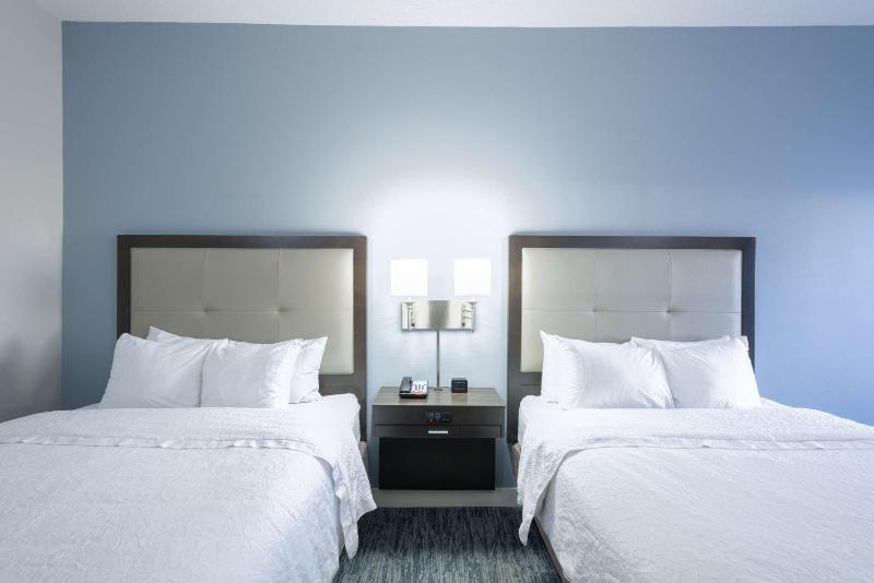 Queen Room with Two Queen Beds image 4