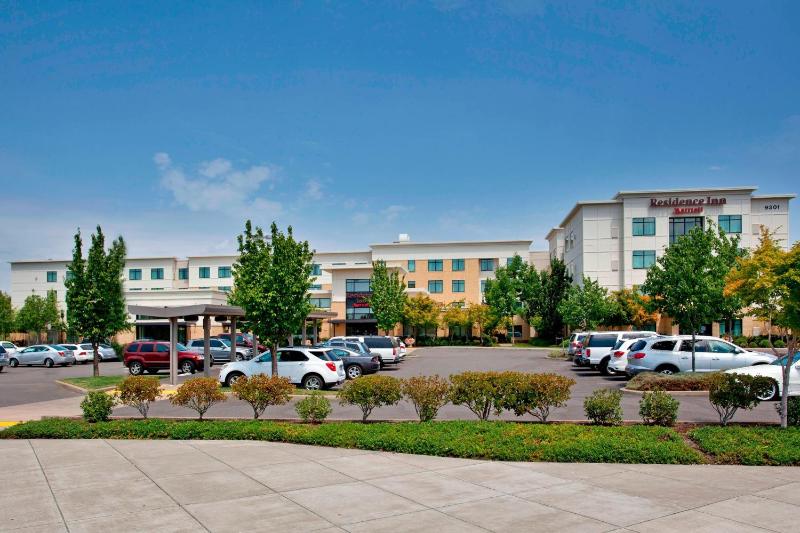Residence Inn by Marriott Portland Airport at Cascade Station - image 1