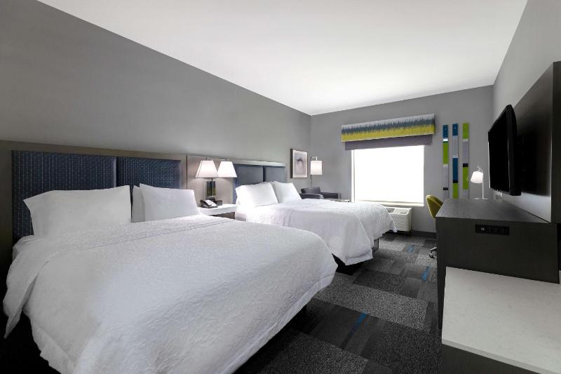 Room with Two Queen Beds - Non-Smoking image 3