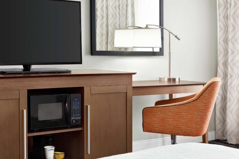 Queen Room with Two Queen Beds - Mobility Access/Non-Smoking image 1