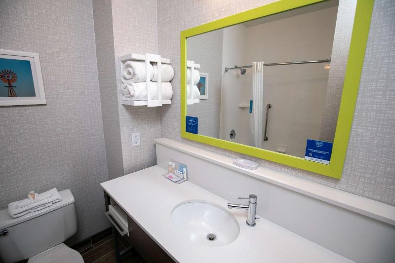 One-Bedroom King Suite with Sofa Bed - Non-Smoking image 3