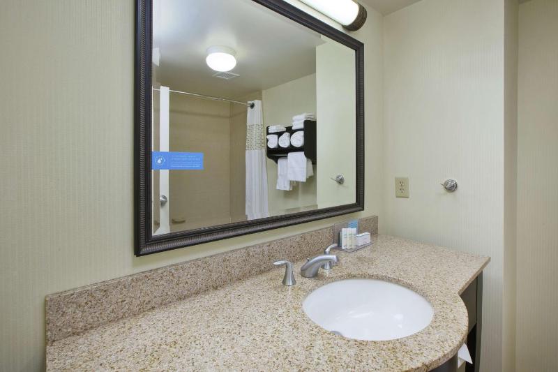 Room with Two Queen Beds - Non-Smoking image 2