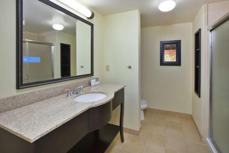King Room with Shower - Non-Smoking image 2