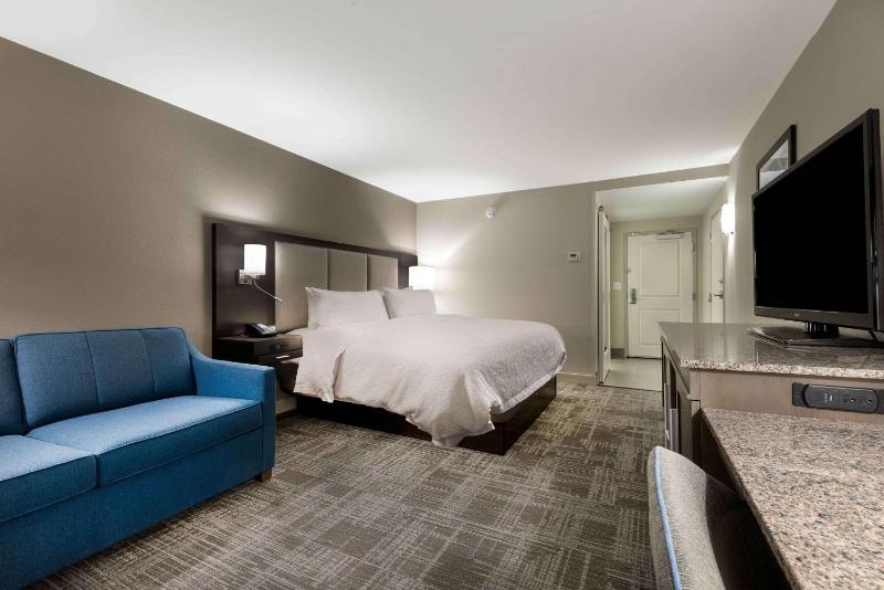 King Room with Sofa Bed - Non-Smoking image 1