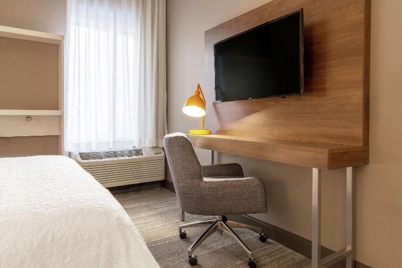 Double Room - Disability Access/Non-Smoking image 4