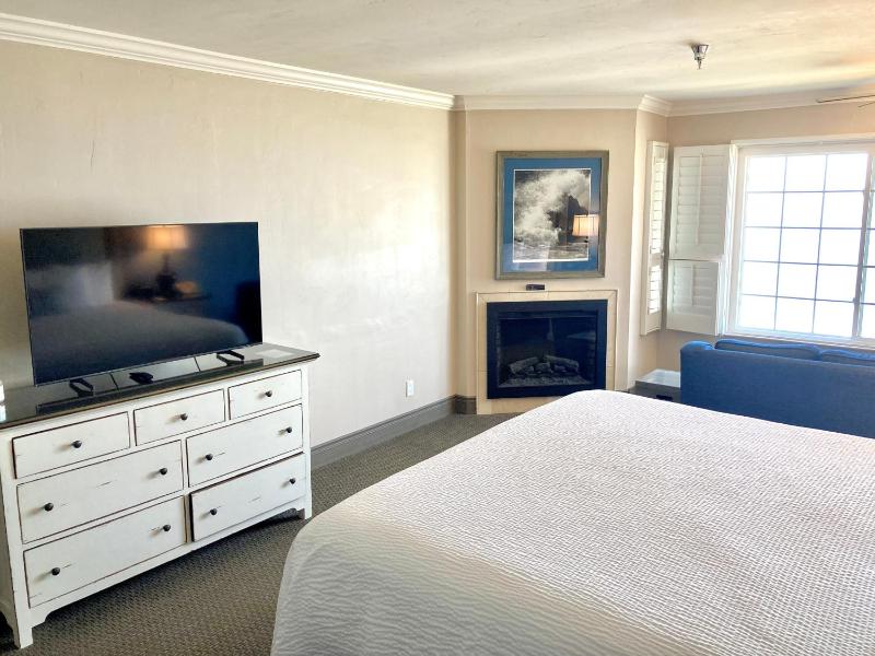 King Room with Ocean View image 4