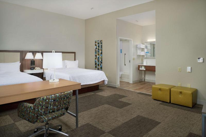 Studio Suite with Two Queen Beds and Sofa Bed - Non-Smoking image 4