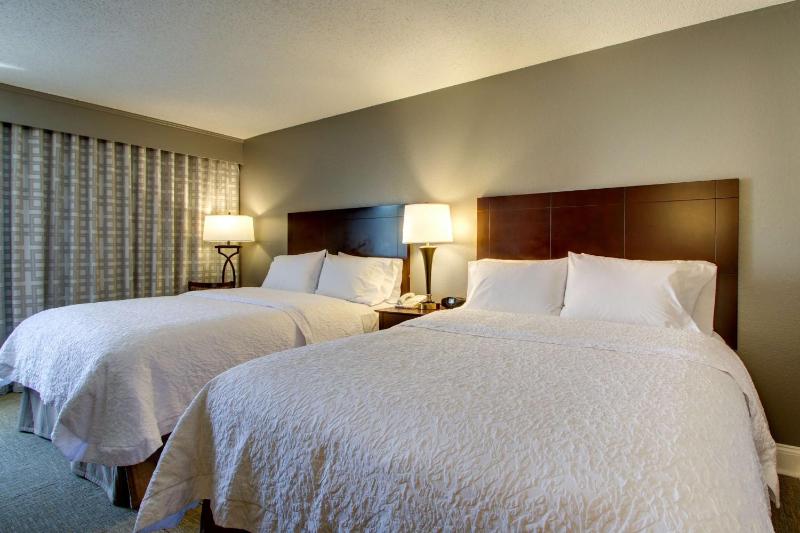 Room with Two Queen Beds - Non-Smoking image 3