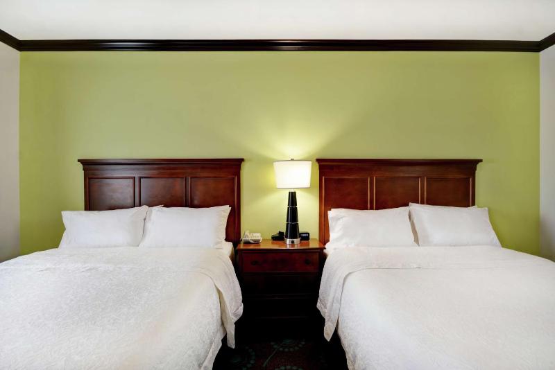 Room with Two Queen Beds - Non-Smoking image 3