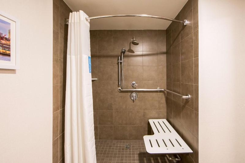 Hampton Inn & Suites Seattle-Downtown - image 12