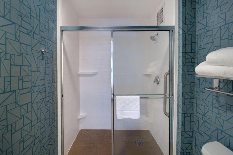 Queen Studio Suite - Non-Smoking image 3