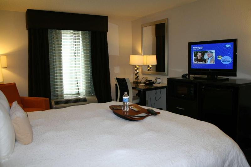 King Room with King Bed - Non-Smoking image 1