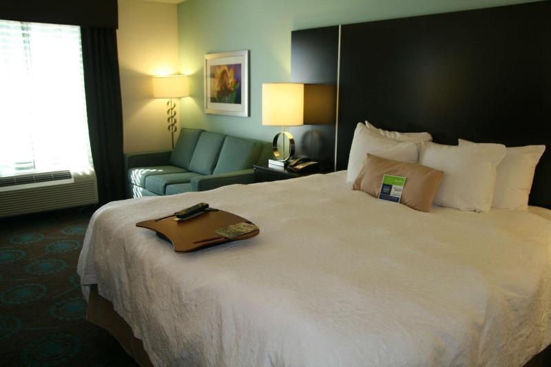 King Room with Sofa Bed and Study - Non-Smoking image 3