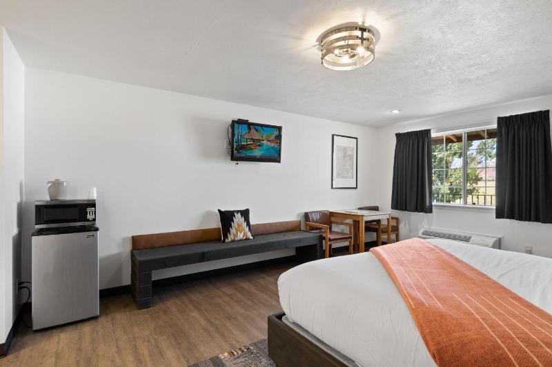 King Room image 3