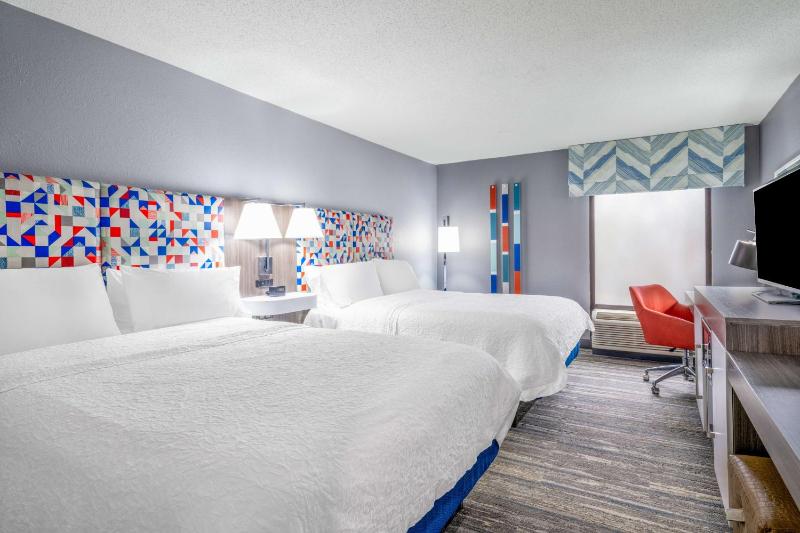 Room with Two Queen Beds - Non-Smoking image 3