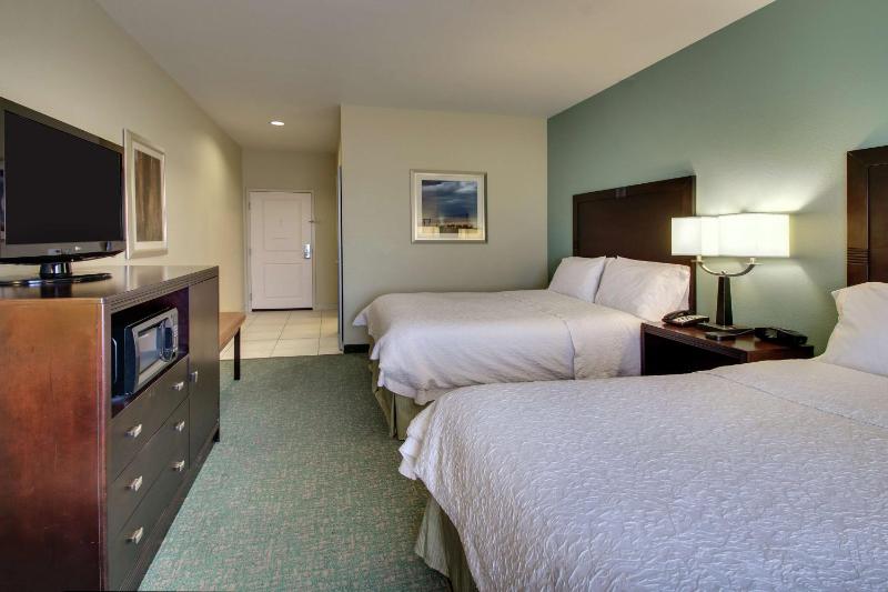Room with Two Queen Beds - Non-Smoking image 4