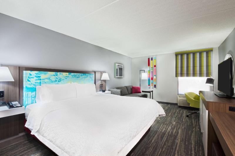 King Room with Sofa Bed and Study - Non-Smoking image 3