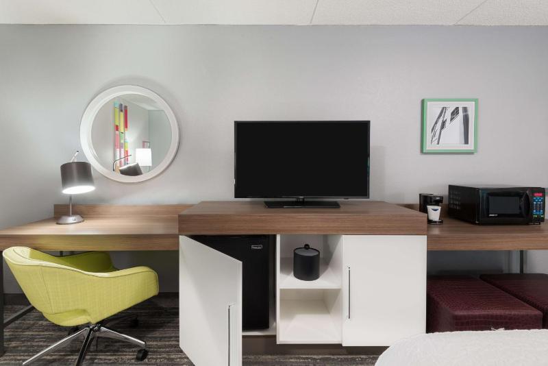King Room with Sofa Bed and Study - Non-Smoking image 4