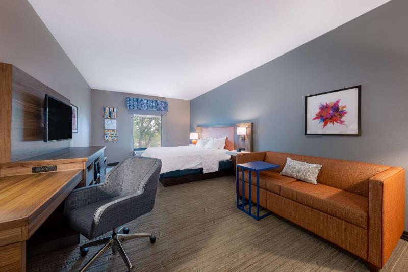 King Room with Sofa Bed and Study - Non-Smoking image 2