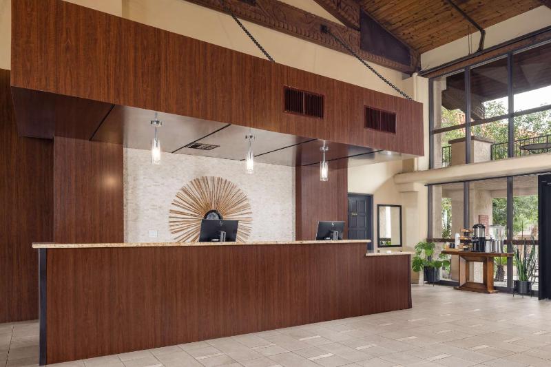 DoubleTree Suites By Hilton Tucson - Williams Center - image 10