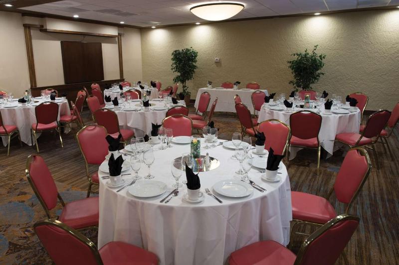 DoubleTree Suites By Hilton Tucson - Williams Center - image 48