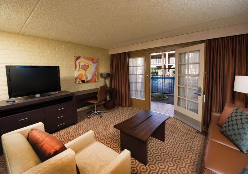 DoubleTree Suites By Hilton Tucson - Williams Center - image 37