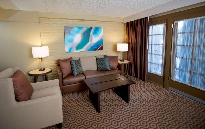 DoubleTree Suites By Hilton Tucson - Williams Center - image 11