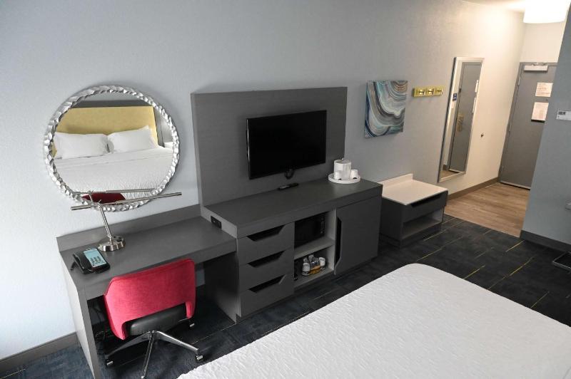 King Room image 4