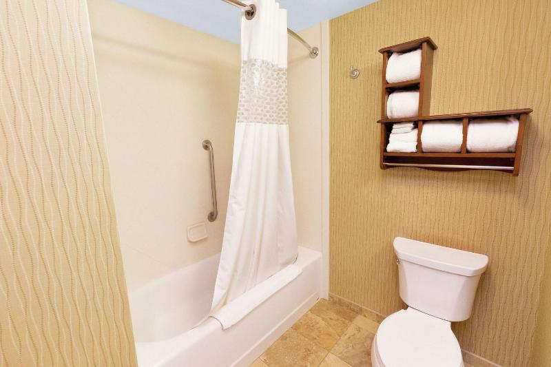 King Room with King Bed - Non-Smoking image 4