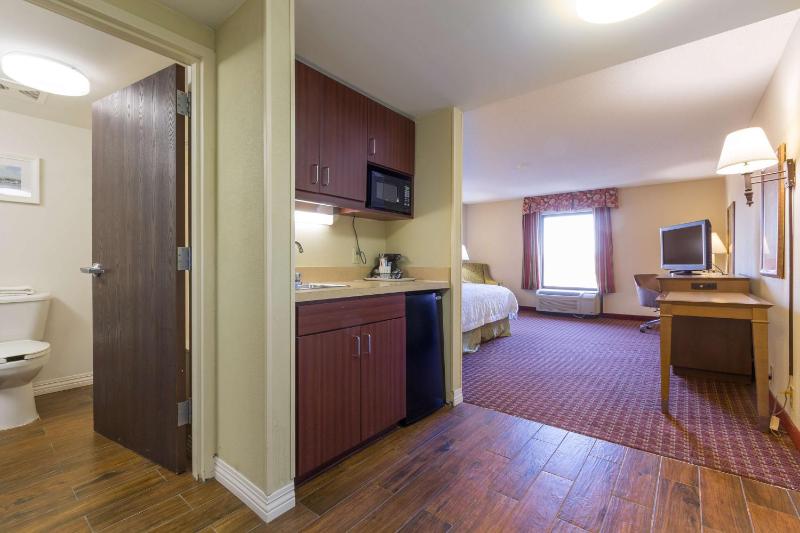 King Room with King Bed - Non-Smoking image 1