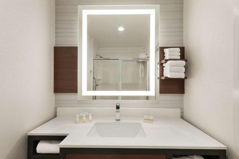 King Room image 2